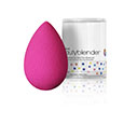 beautyblender Anwendung Schritt 1 - Make up Ei aus der Verpackung nehmen